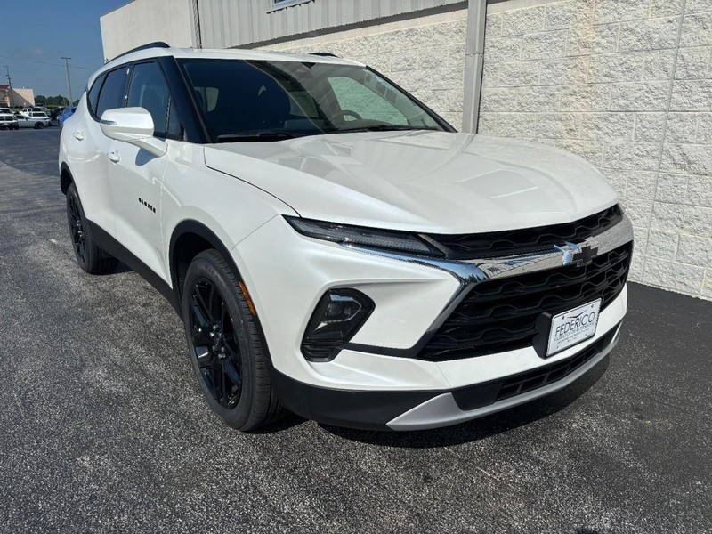 Chevrolet Blazer Vehicle Full-screen Gallery Image 02