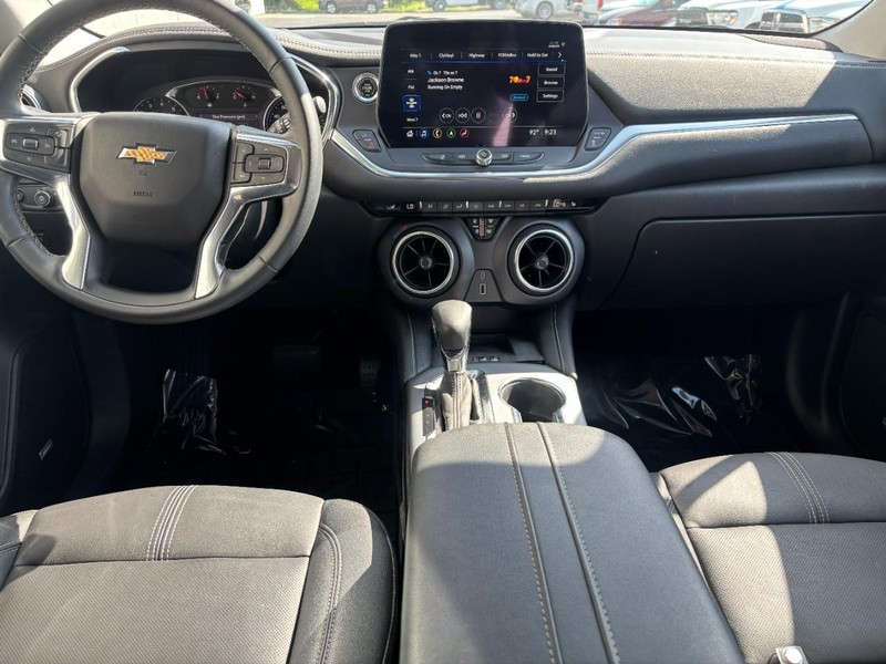 Chevrolet Blazer Vehicle Full-screen Gallery Image 10
