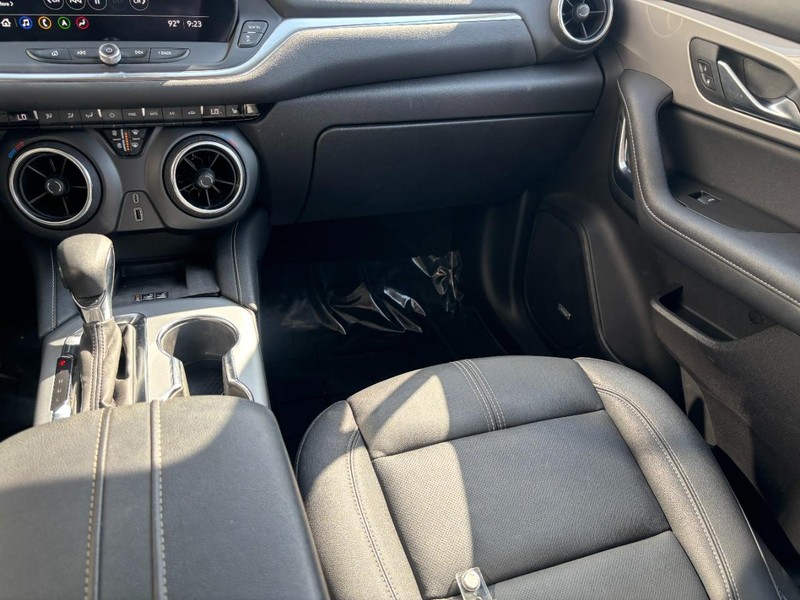 Chevrolet Blazer Vehicle Full-screen Gallery Image 13