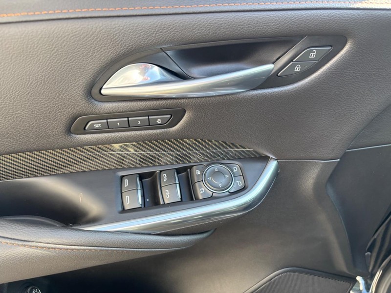 Cadillac XT4 Vehicle Full-screen Gallery Image 14