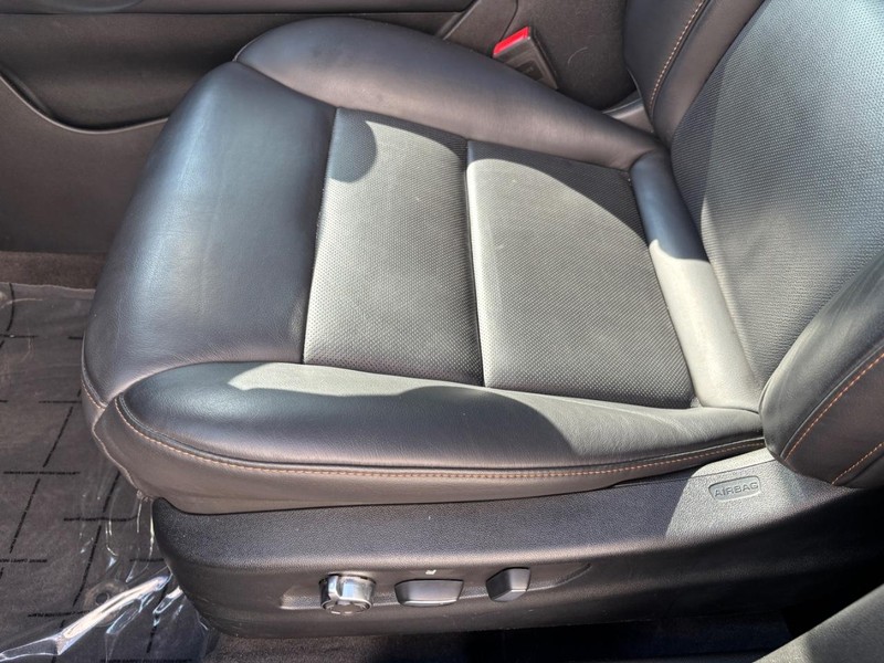 Cadillac XT4 Vehicle Full-screen Gallery Image 15