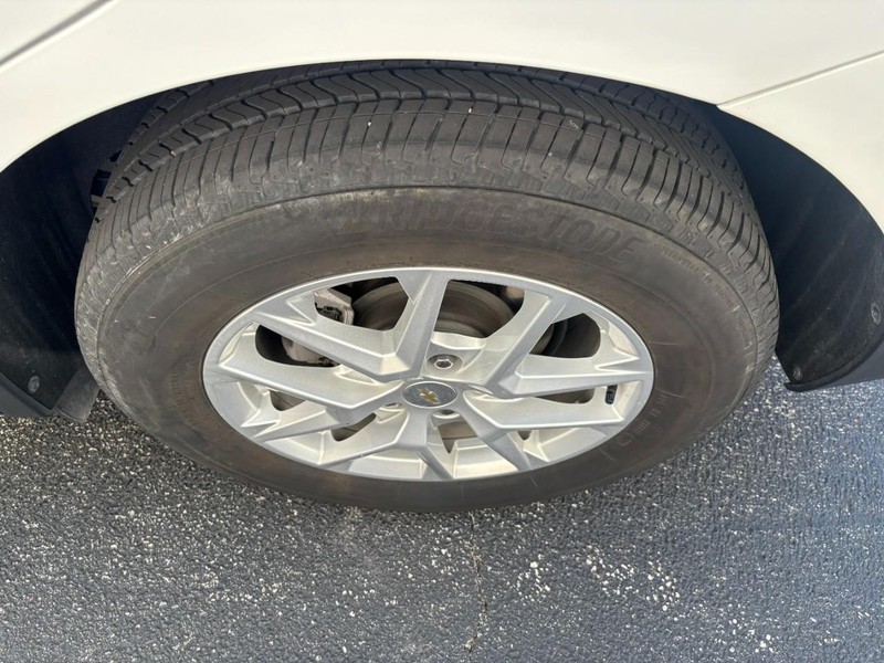 Chevrolet Equinox Vehicle Full-screen Gallery Image 07
