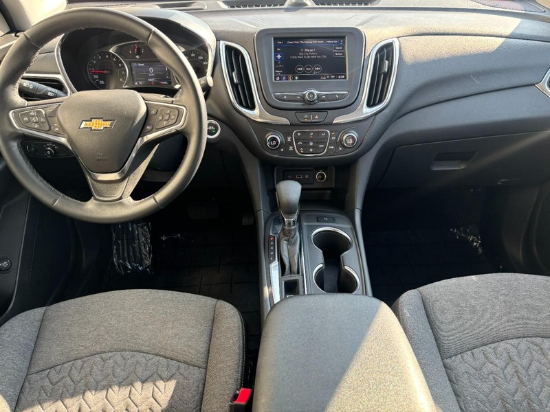 Chevrolet Equinox Vehicle Full-screen Gallery Image 10