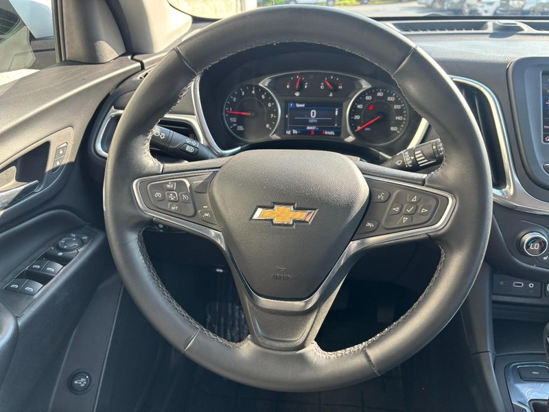 Chevrolet Equinox Vehicle Full-screen Gallery Image 11