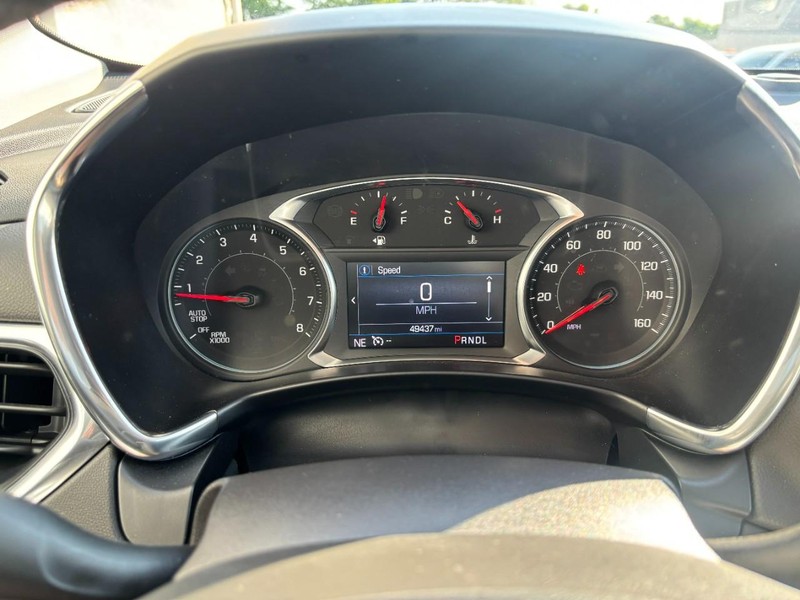 Chevrolet Equinox Vehicle Full-screen Gallery Image 17