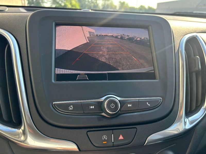 Chevrolet Equinox Vehicle Full-screen Gallery Image 18