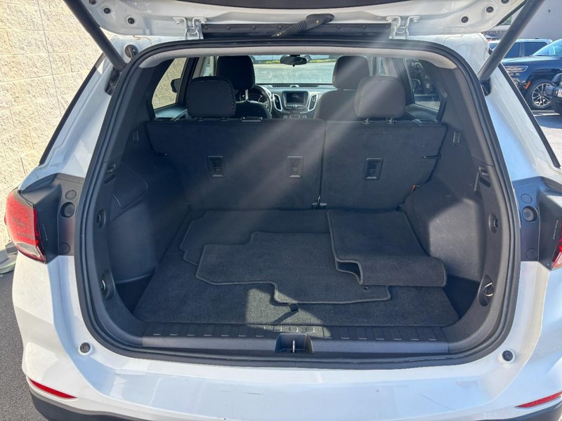 Chevrolet Equinox Vehicle Full-screen Gallery Image 07