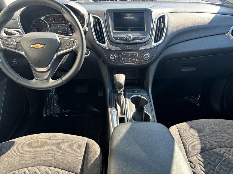 Chevrolet Equinox Vehicle Full-screen Gallery Image 11