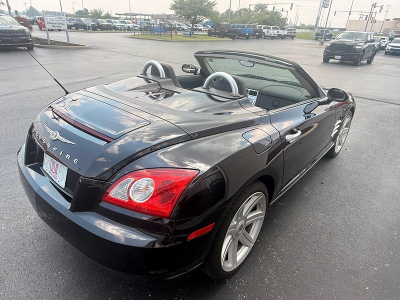 Chrysler Crossfire Vehicle Full-screen Gallery Image 05