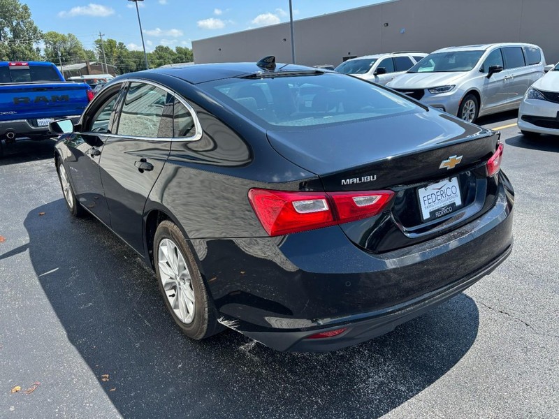 Chevrolet Malibu Vehicle Full-screen Gallery Image 05