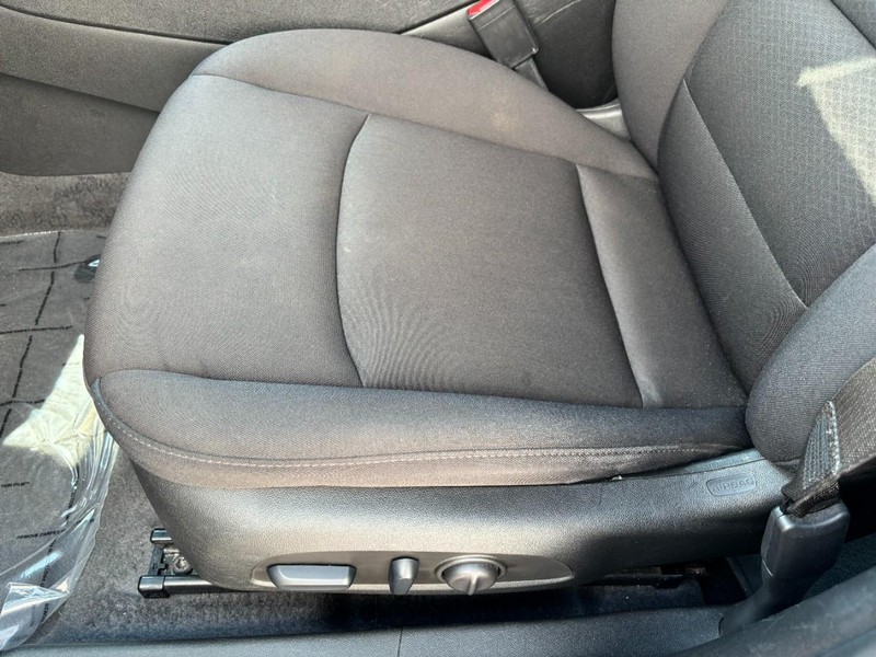 Chevrolet Malibu Vehicle Full-screen Gallery Image 15