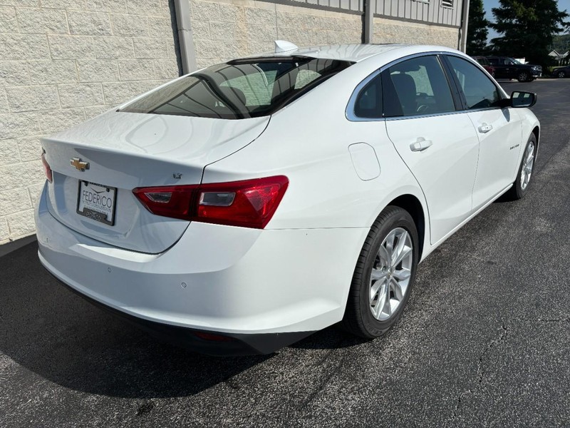 Chevrolet Malibu Vehicle Full-screen Gallery Image 03