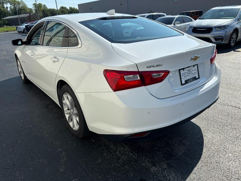 Chevrolet Malibu Vehicle Full-screen Gallery Image 05