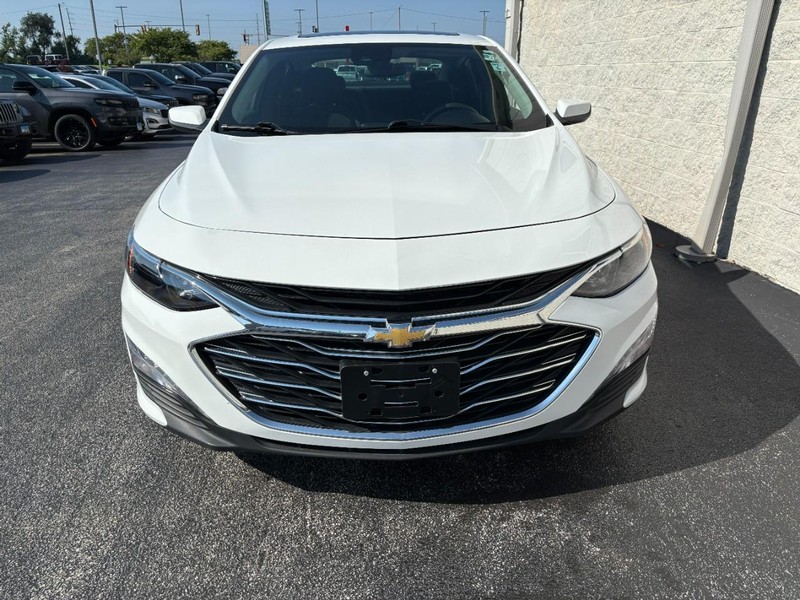 Chevrolet Malibu Vehicle Full-screen Gallery Image 08
