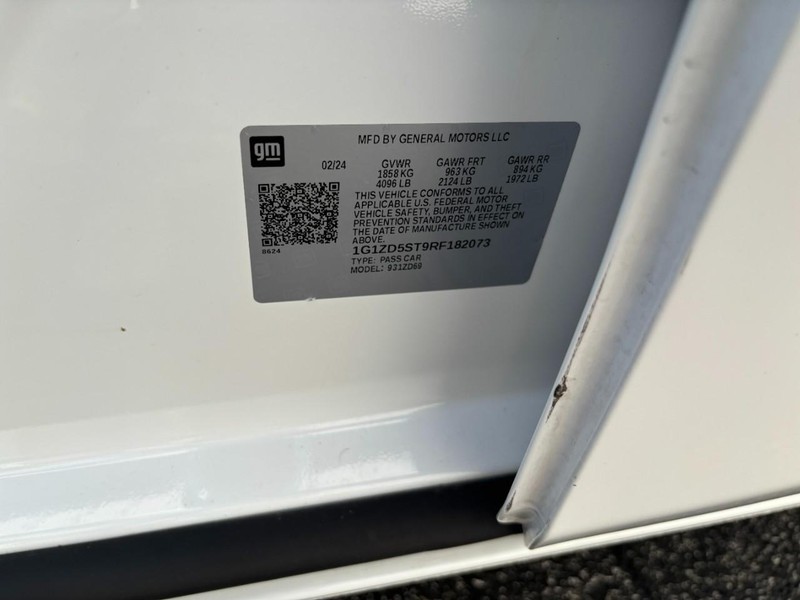 Chevrolet Malibu Vehicle Full-screen Gallery Image 16