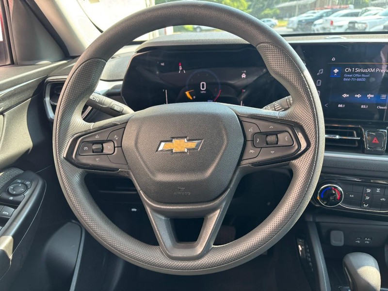 Chevrolet TrailBlazer Vehicle Full-screen Gallery Image 11