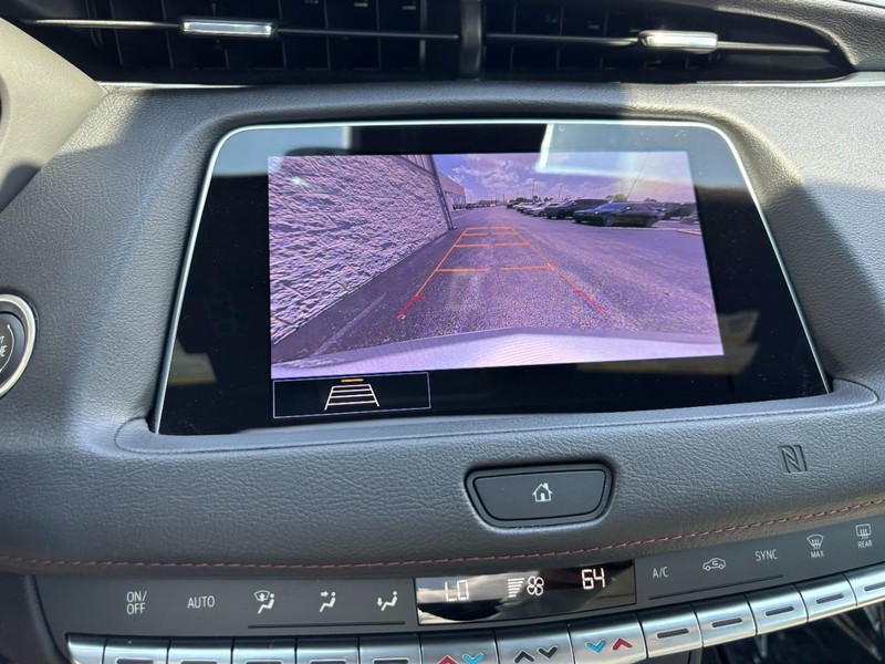 Cadillac XT4 Vehicle Full-screen Gallery Image 17