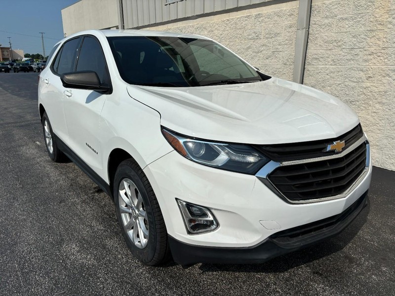 Chevrolet Equinox Vehicle Full-screen Gallery Image 02