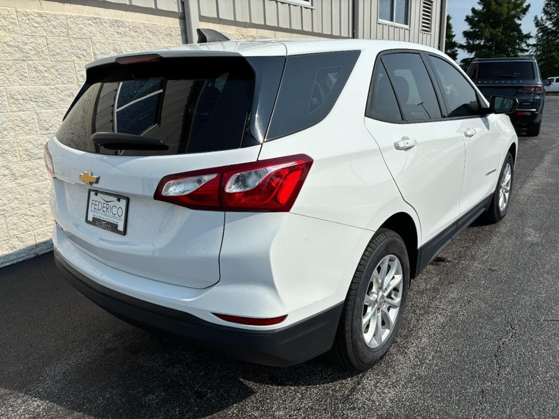 Chevrolet Equinox Vehicle Full-screen Gallery Image 03