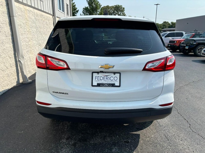 Chevrolet Equinox Vehicle Full-screen Gallery Image 04