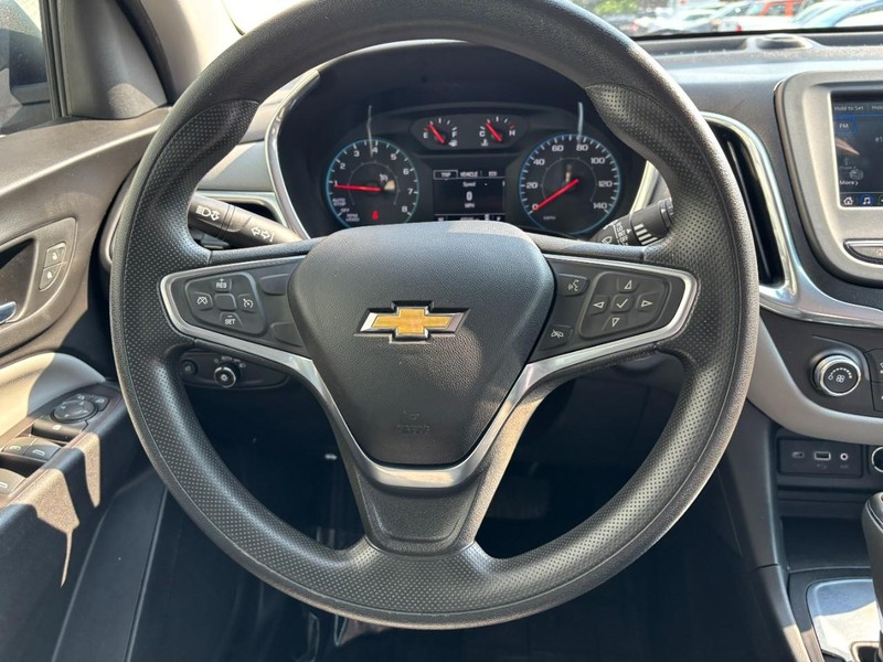 Chevrolet Equinox Vehicle Full-screen Gallery Image 11