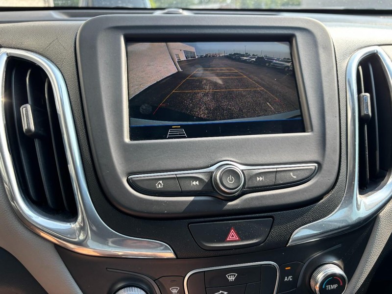 Chevrolet Equinox Vehicle Full-screen Gallery Image 18