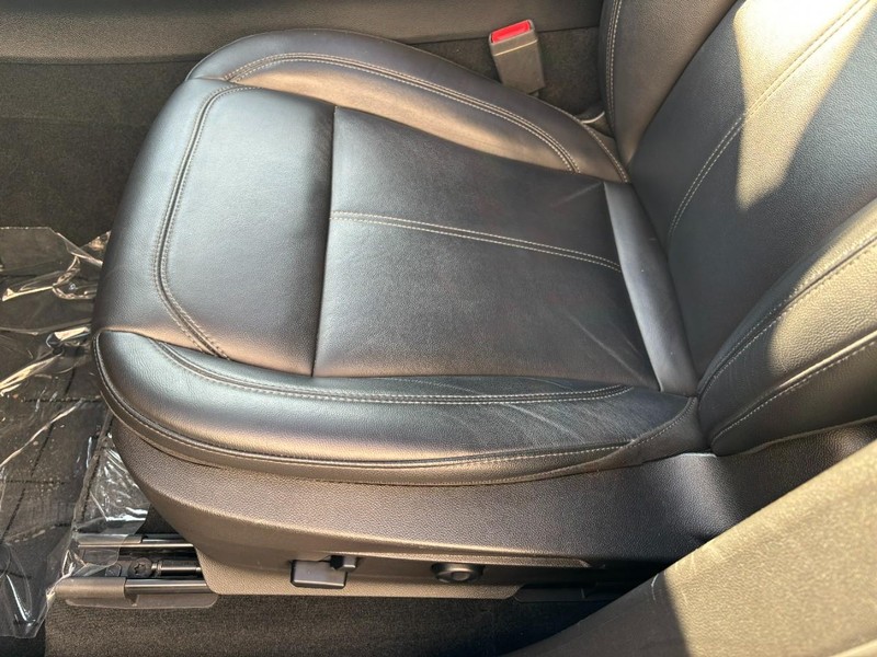 Alfa Romeo Stelvio Vehicle Full-screen Gallery Image 15
