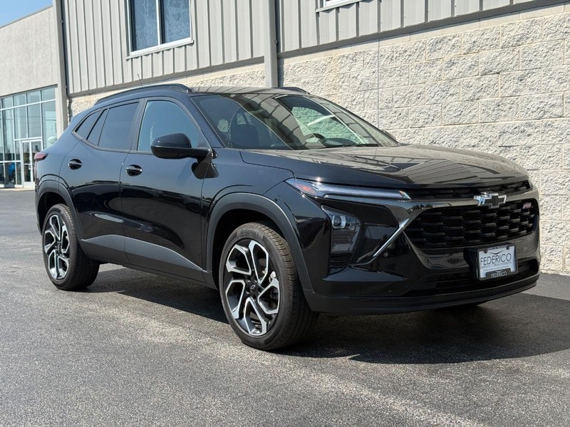 Chevrolet Trax Vehicle Full-screen Gallery Image 02