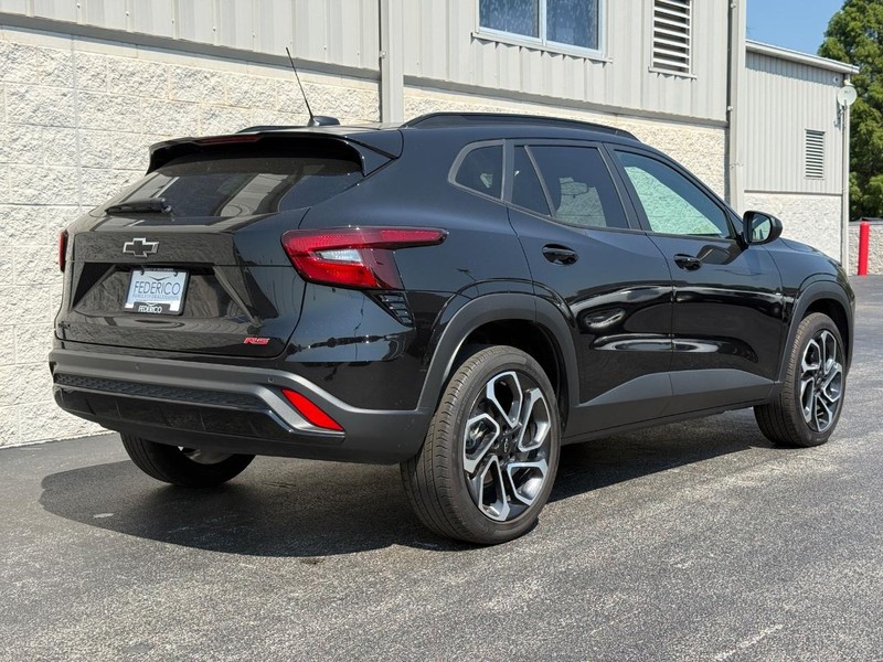 Chevrolet Trax Vehicle Full-screen Gallery Image 03