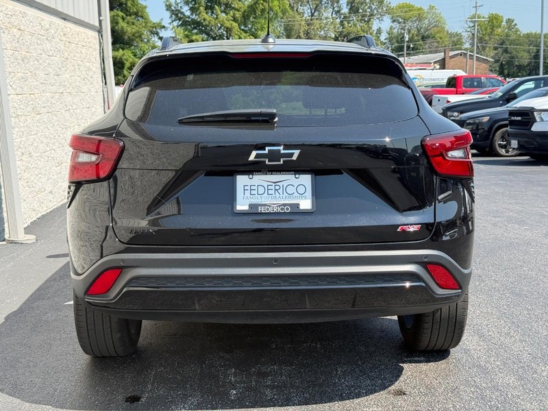 Chevrolet Trax Vehicle Full-screen Gallery Image 04