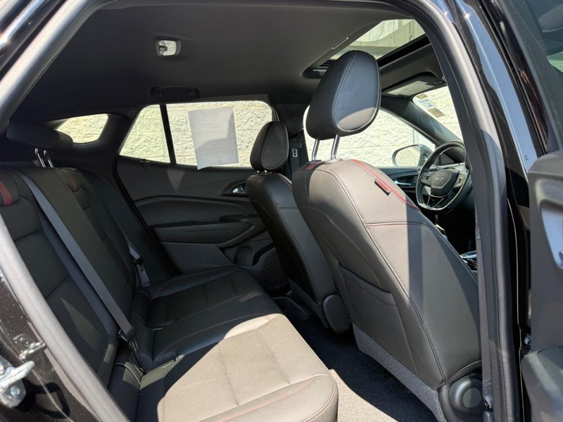 Chevrolet Trax Vehicle Full-screen Gallery Image 11