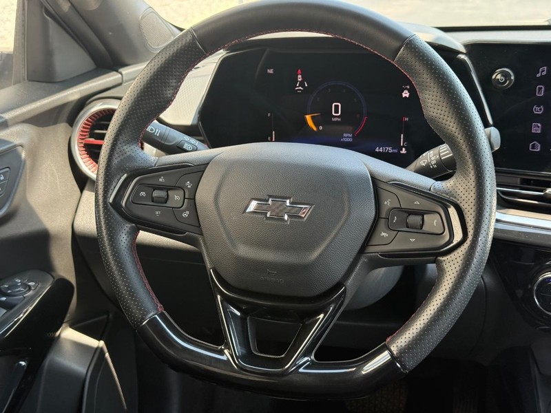Chevrolet Trax Vehicle Full-screen Gallery Image 14