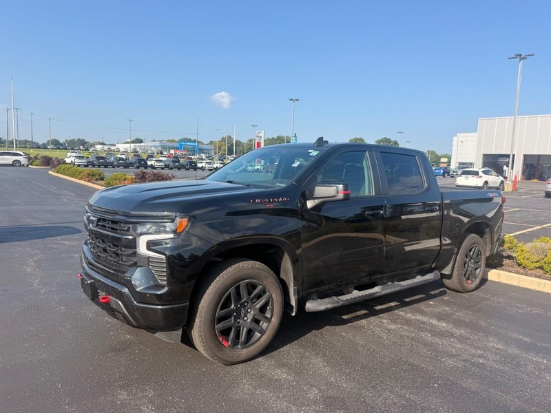 Chevrolet Silverado 1500 Vehicle Full-screen Gallery Image 02