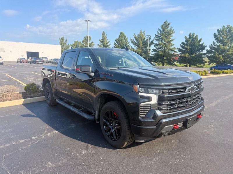 Chevrolet Silverado 1500 Vehicle Full-screen Gallery Image 04