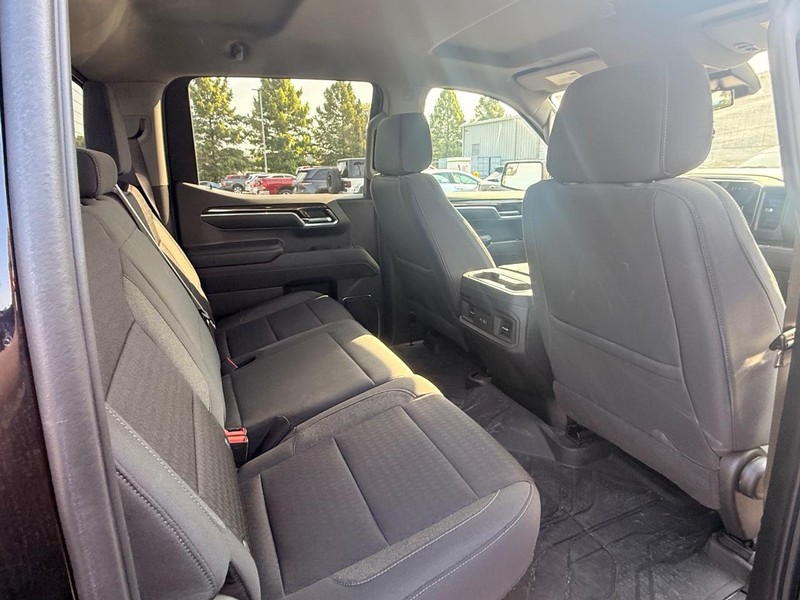 Chevrolet Silverado 1500 Vehicle Full-screen Gallery Image 07