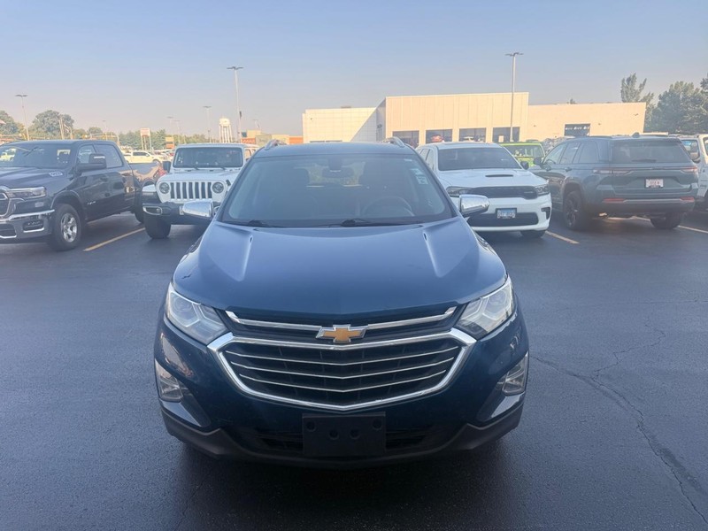 Chevrolet Equinox Vehicle Full-screen Gallery Image 03