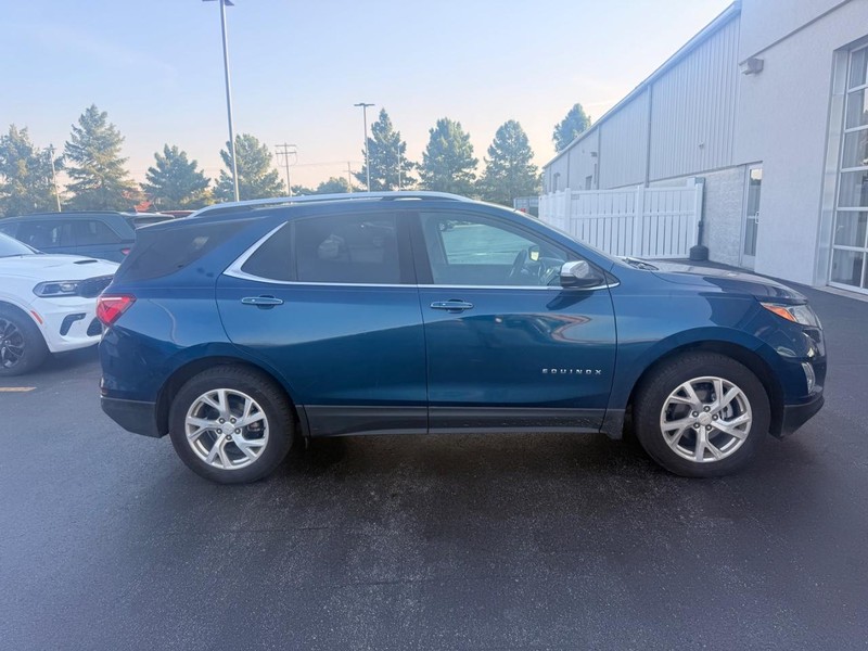 Chevrolet Equinox Vehicle Full-screen Gallery Image 05