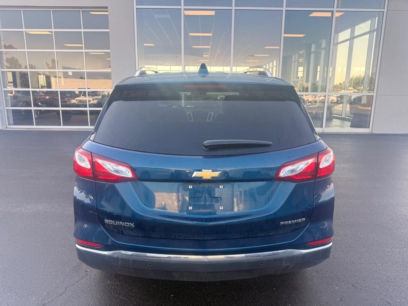 Chevrolet Equinox Vehicle Full-screen Gallery Image 06