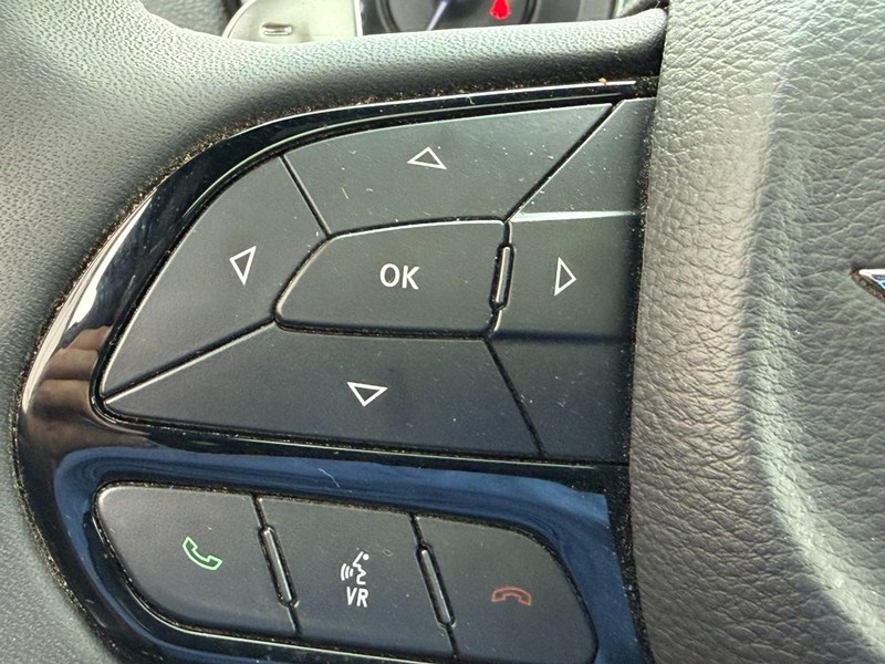 Chrysler 300 Vehicle Full-screen Gallery Image 20