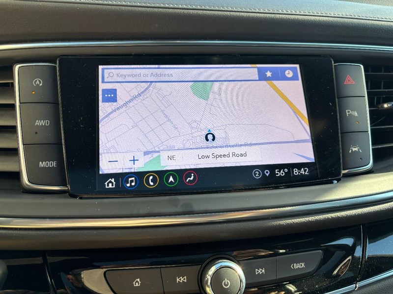 Buick Enclave Vehicle Full-screen Gallery Image 18
