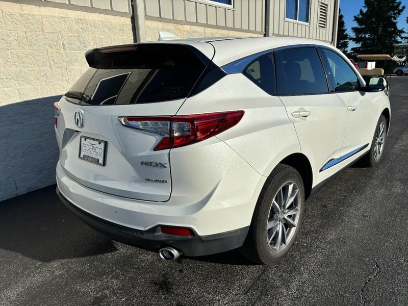 Acura RDX Vehicle Full-screen Gallery Image 03
