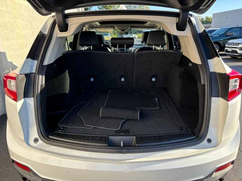 Acura RDX Vehicle Full-screen Gallery Image 06