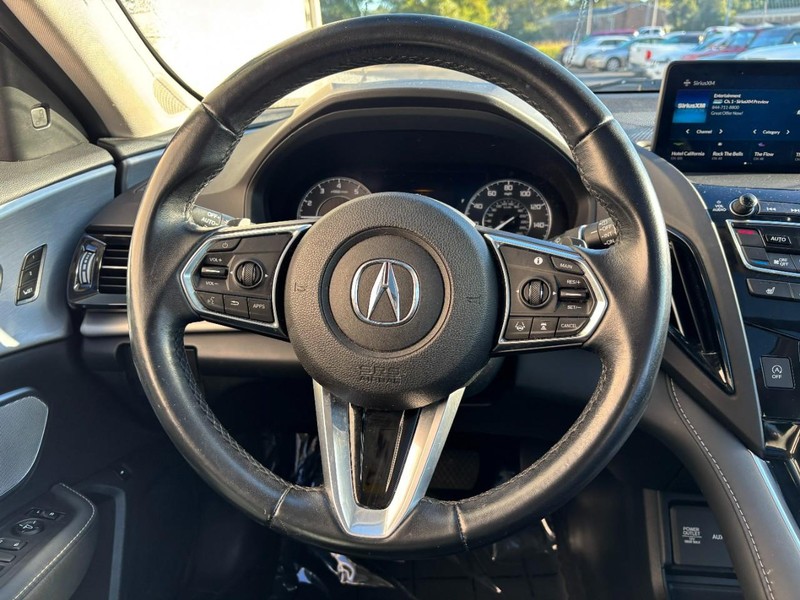 Acura RDX Vehicle Full-screen Gallery Image 11