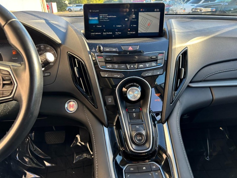 Acura RDX Vehicle Full-screen Gallery Image 12