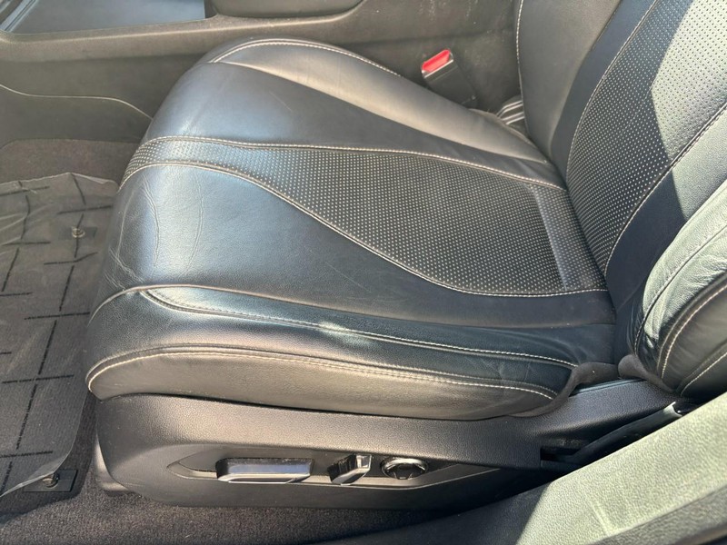 Acura RDX Vehicle Full-screen Gallery Image 15