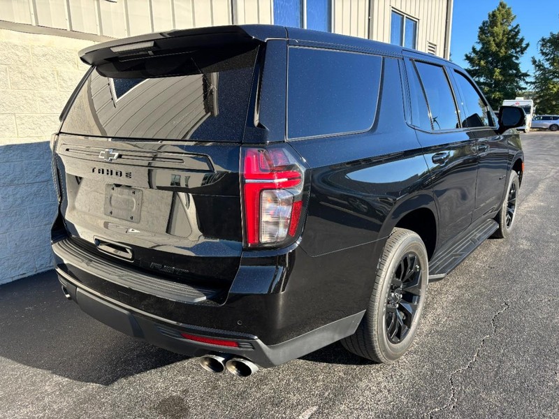 Chevrolet Tahoe Vehicle Full-screen Gallery Image 03
