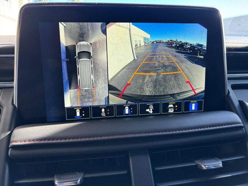 Chevrolet Tahoe Vehicle Full-screen Gallery Image 18