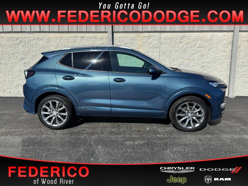 Buick Encore GX Vehicle Full-screen Gallery Image 01