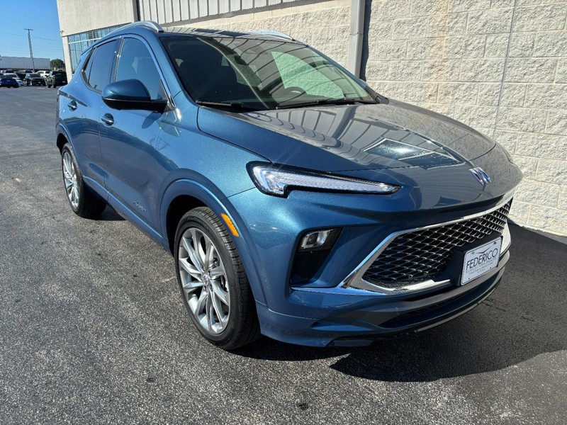 Buick Encore GX Vehicle Full-screen Gallery Image 02
