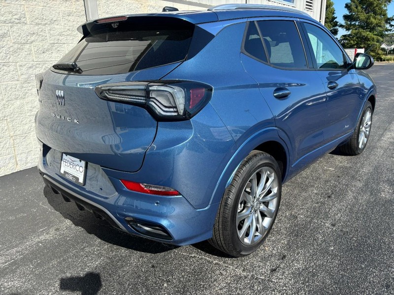 Buick Encore GX Vehicle Full-screen Gallery Image 03